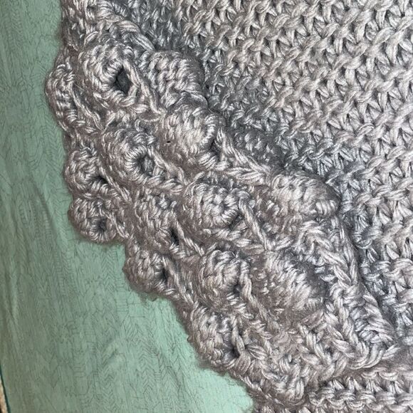 Macaron gray bubble-sleeve knit soft sweater Small BOHO grey hand knit Pom Pom - Picture 3 of 16